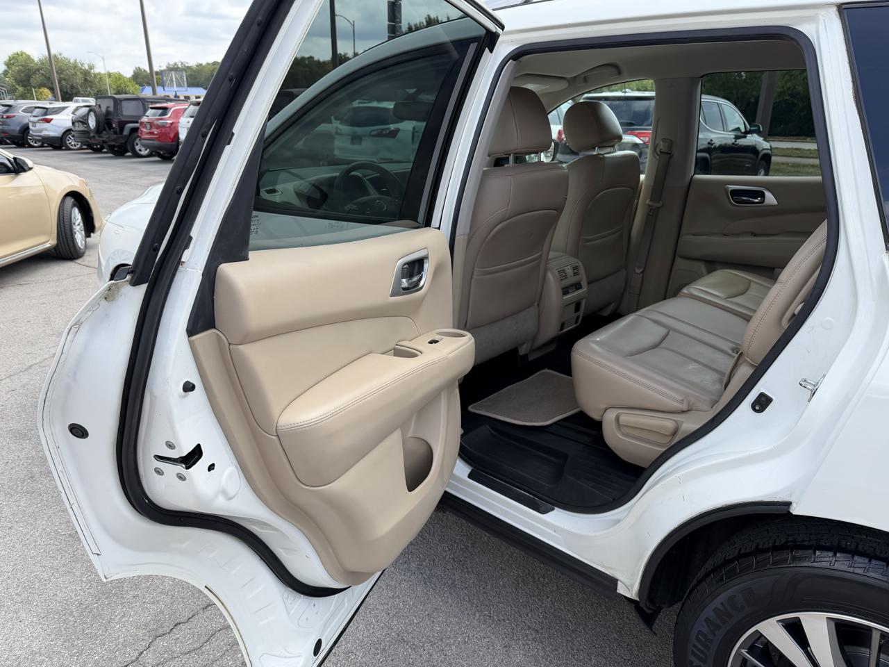 Nissan Pathfinder SL 2017