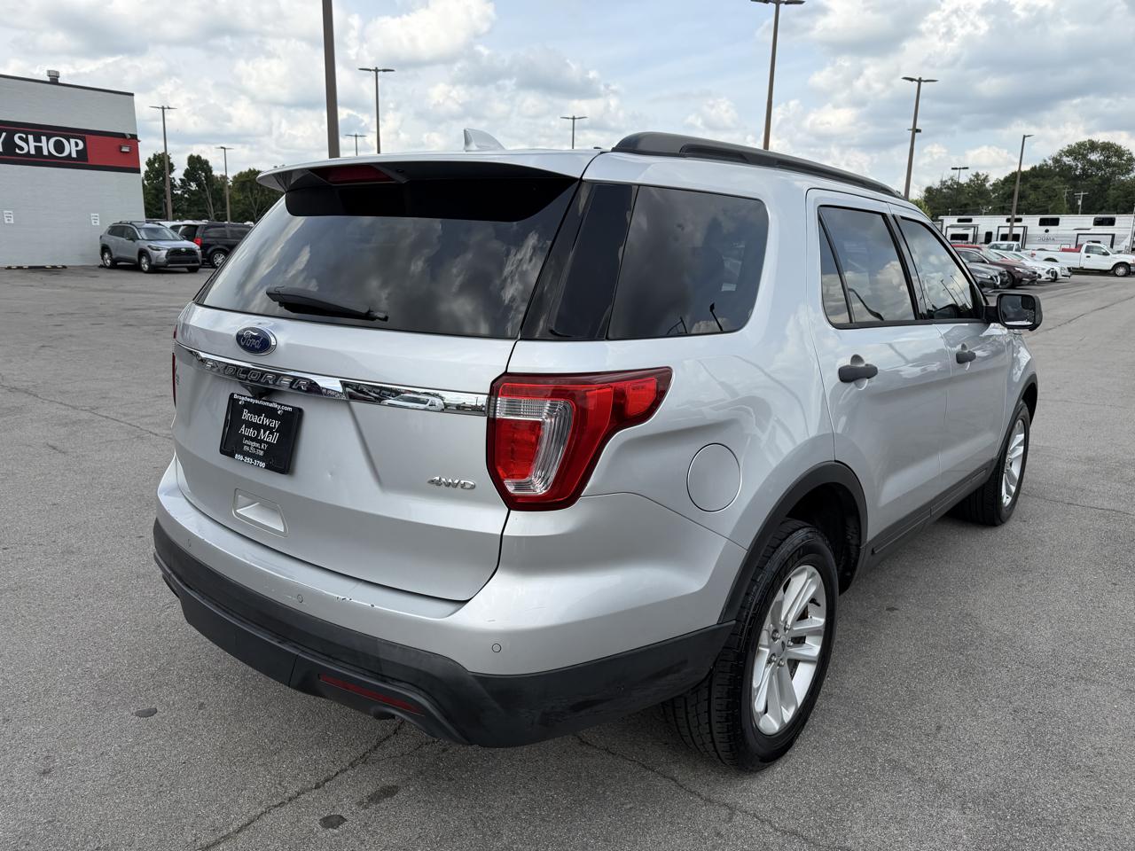 Ford Explorer Base 4WD 2017