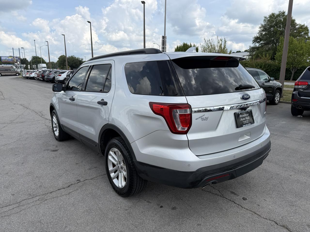 Ford Explorer Base 4WD 2017