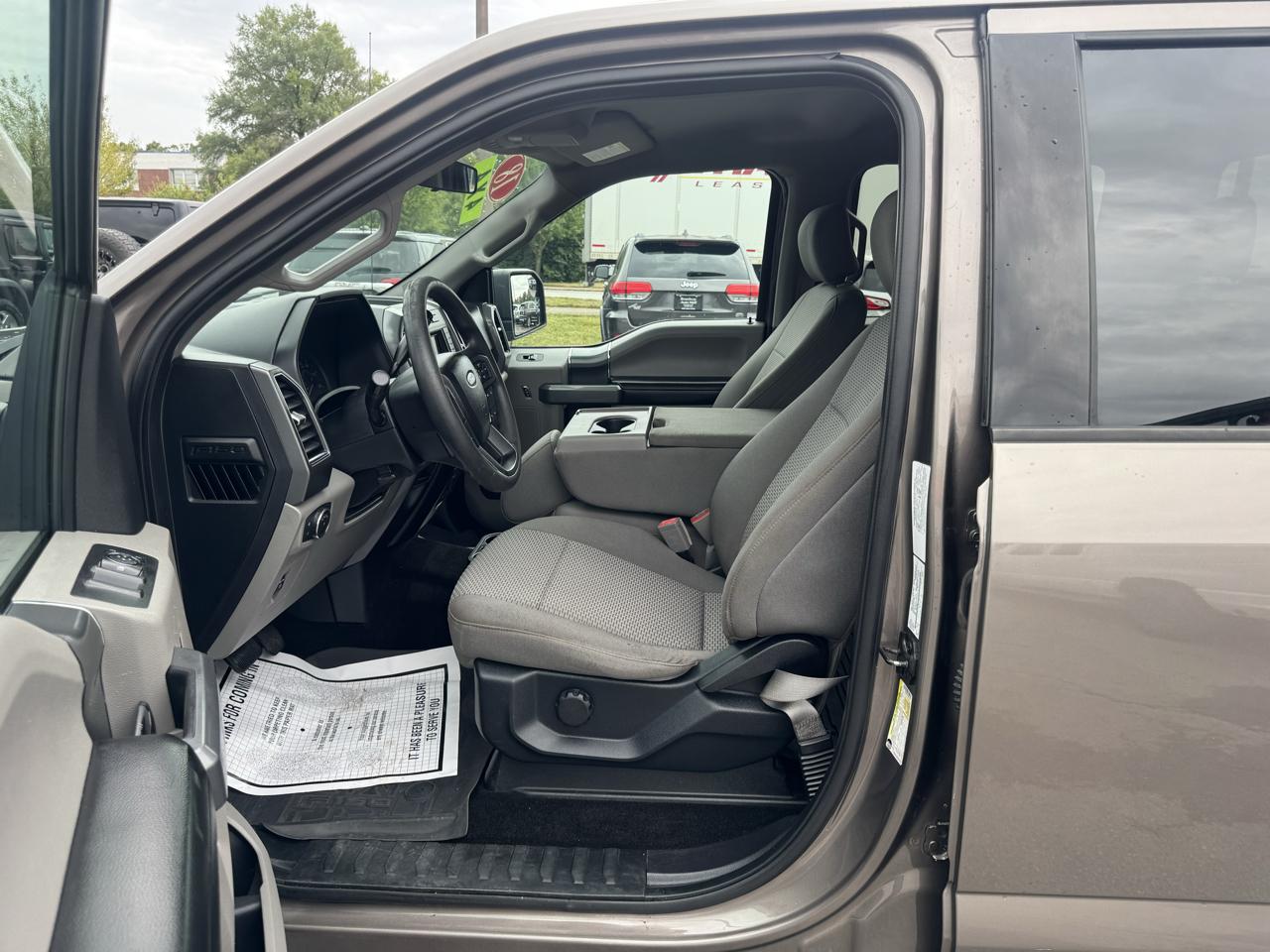 Ford F-150 4WD Reg Cab 126" XLT 2018