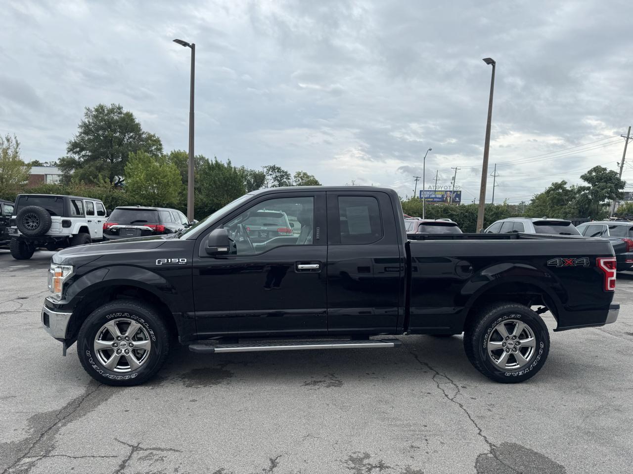 Ford F-150 4WD SuperCab 133" XLT 2018