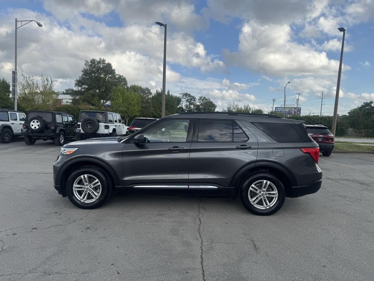 Ford Explorer 4WD 4dr V6 XLT 2020