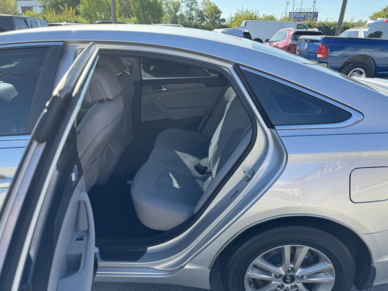 Hyundai Sonata 4dr Sdn 2.4L SE 2016
