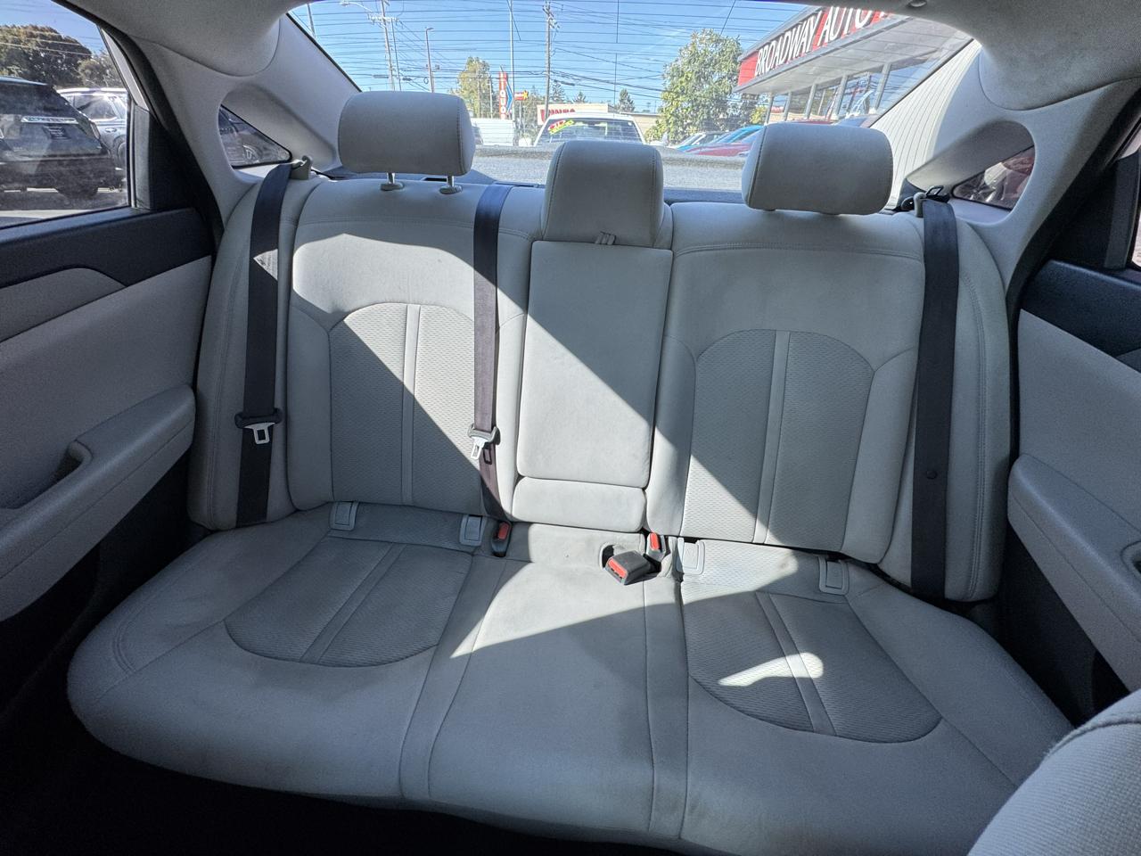 Hyundai Sonata 4dr Sdn 2.4L SE 2016
