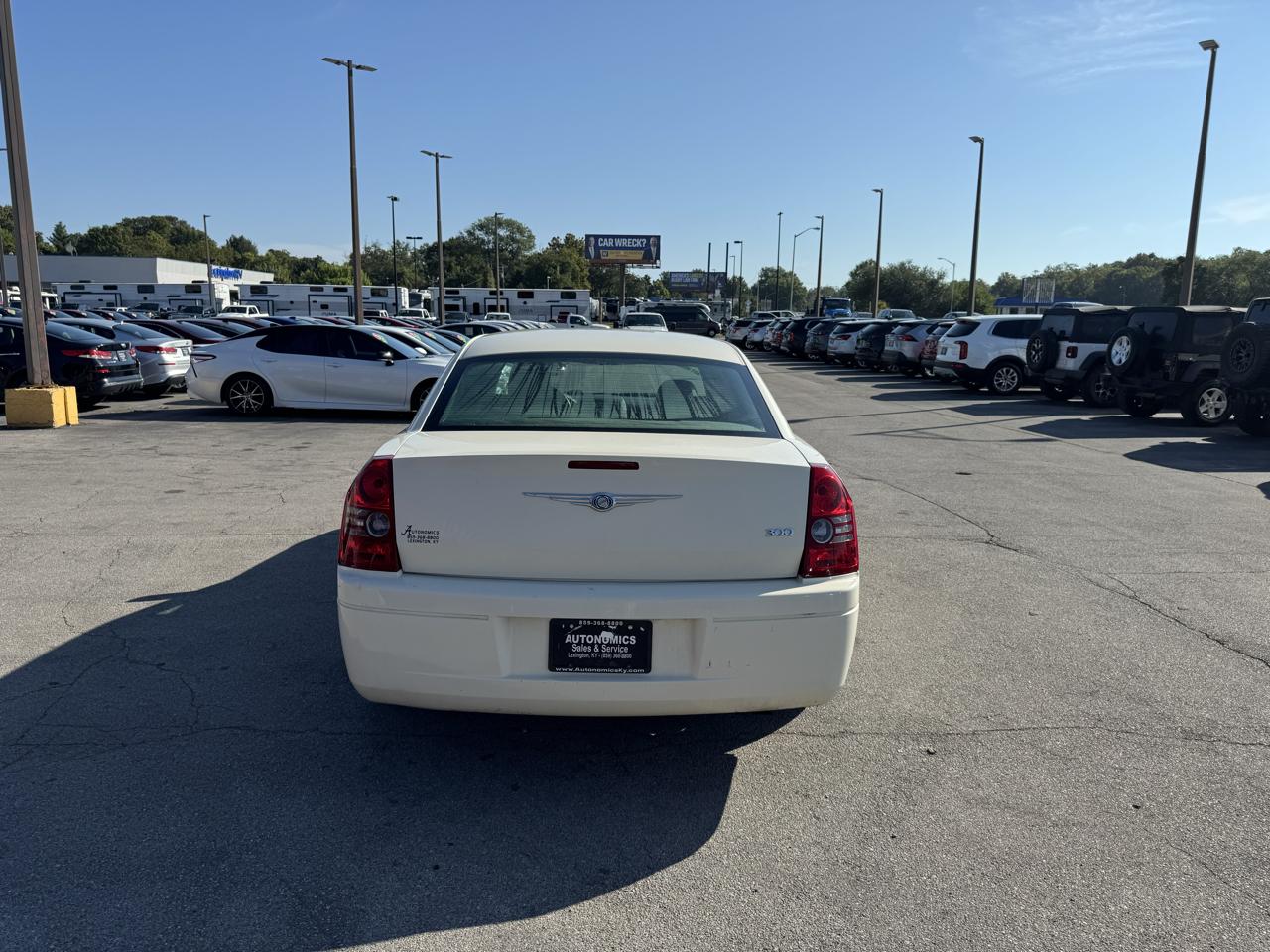 Chrysler 300 4dr Sdn LX RWD *Ltd Avail* 2009