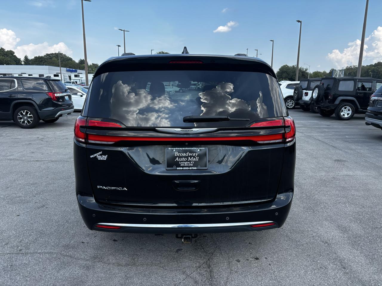 Chrysler Pacifica Touring FWD 2021