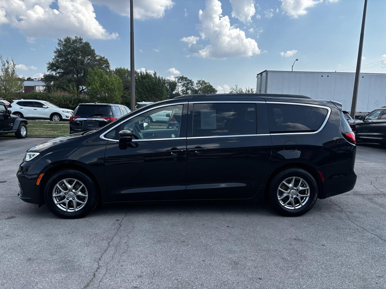 Chrysler Pacifica Touring FWD 2021