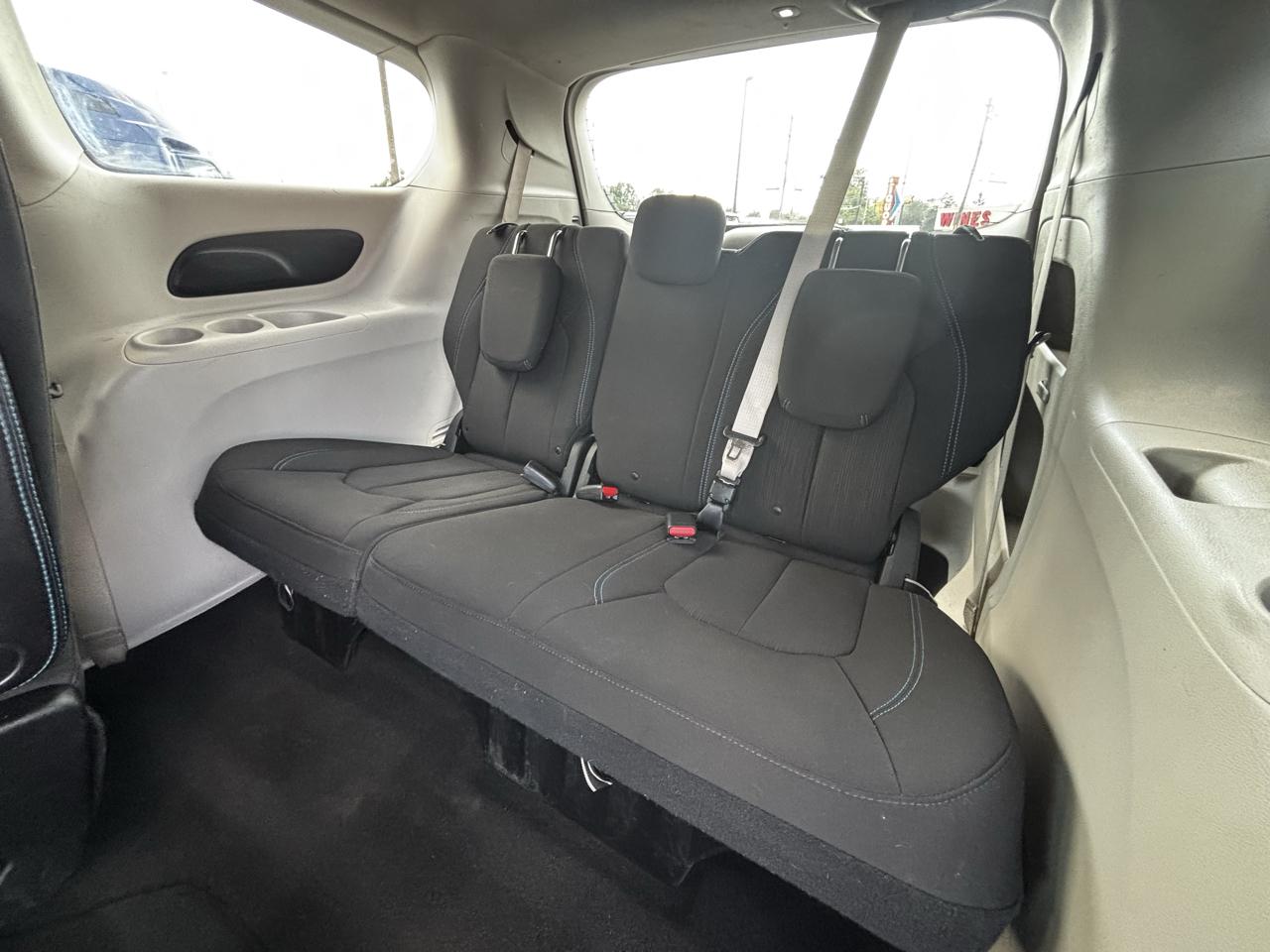 Chrysler Pacifica Touring FWD 2021