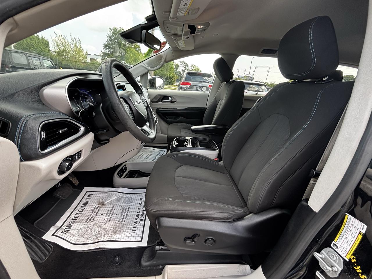 Chrysler Pacifica Touring FWD 2021
