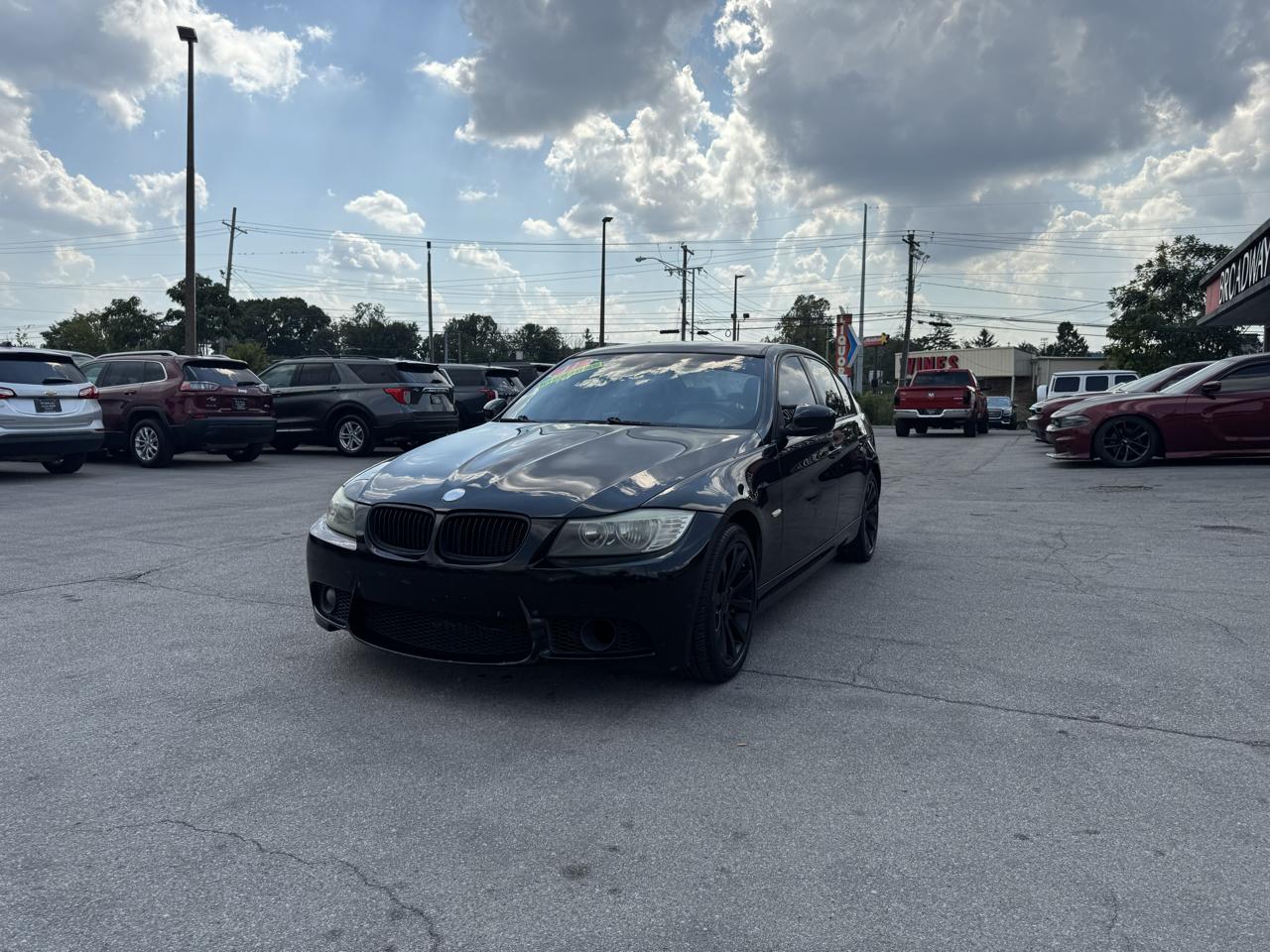 BMW 3 Series 4dr Sdn 328i RWD 2011