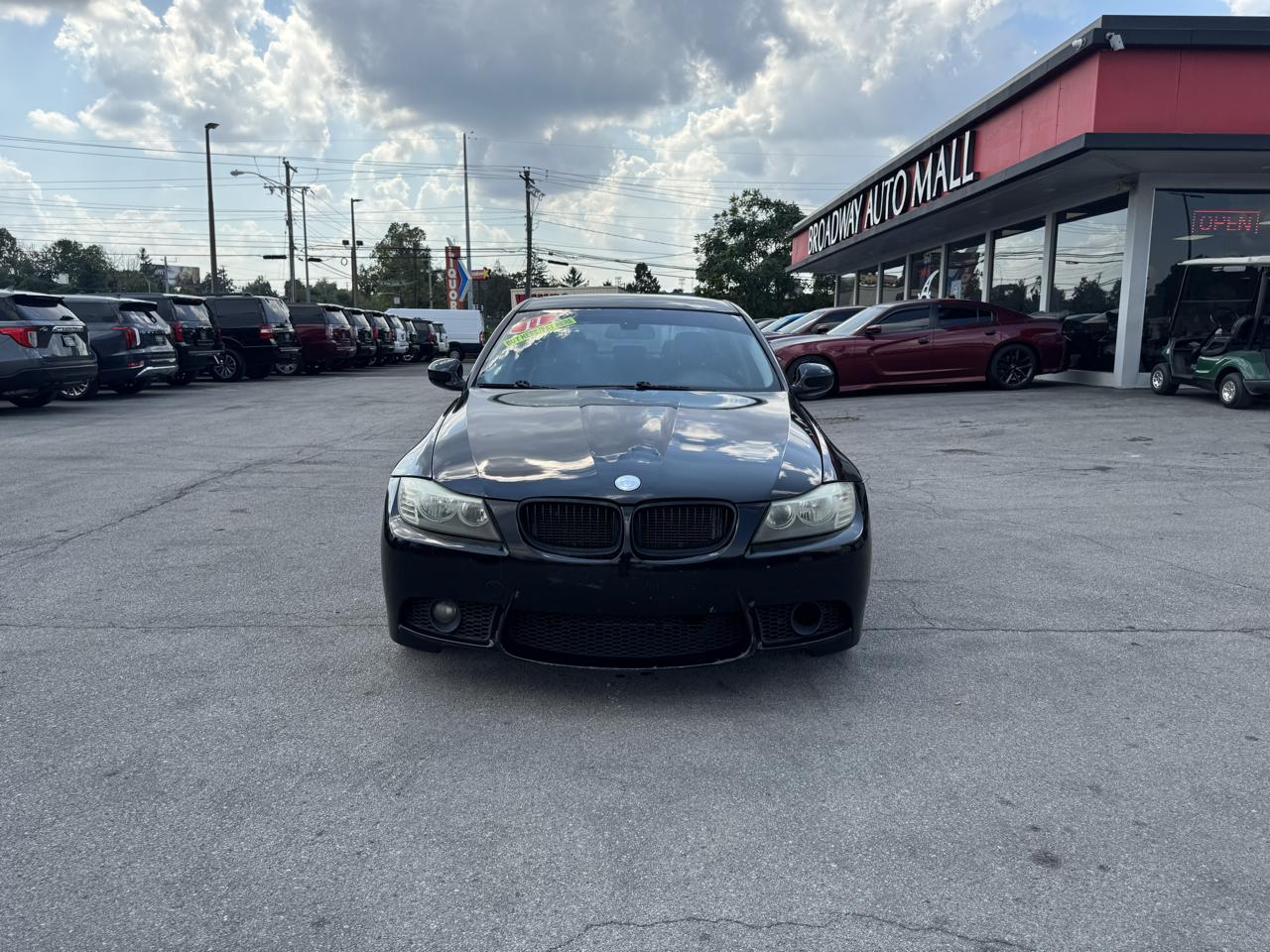 BMW 3 Series 4dr Sdn 328i RWD 2011