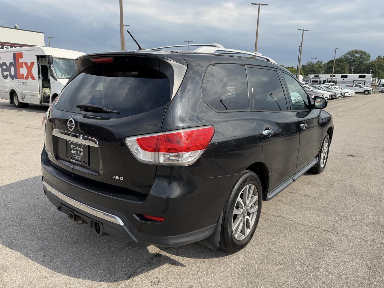 Nissan Pathfinder S 2015