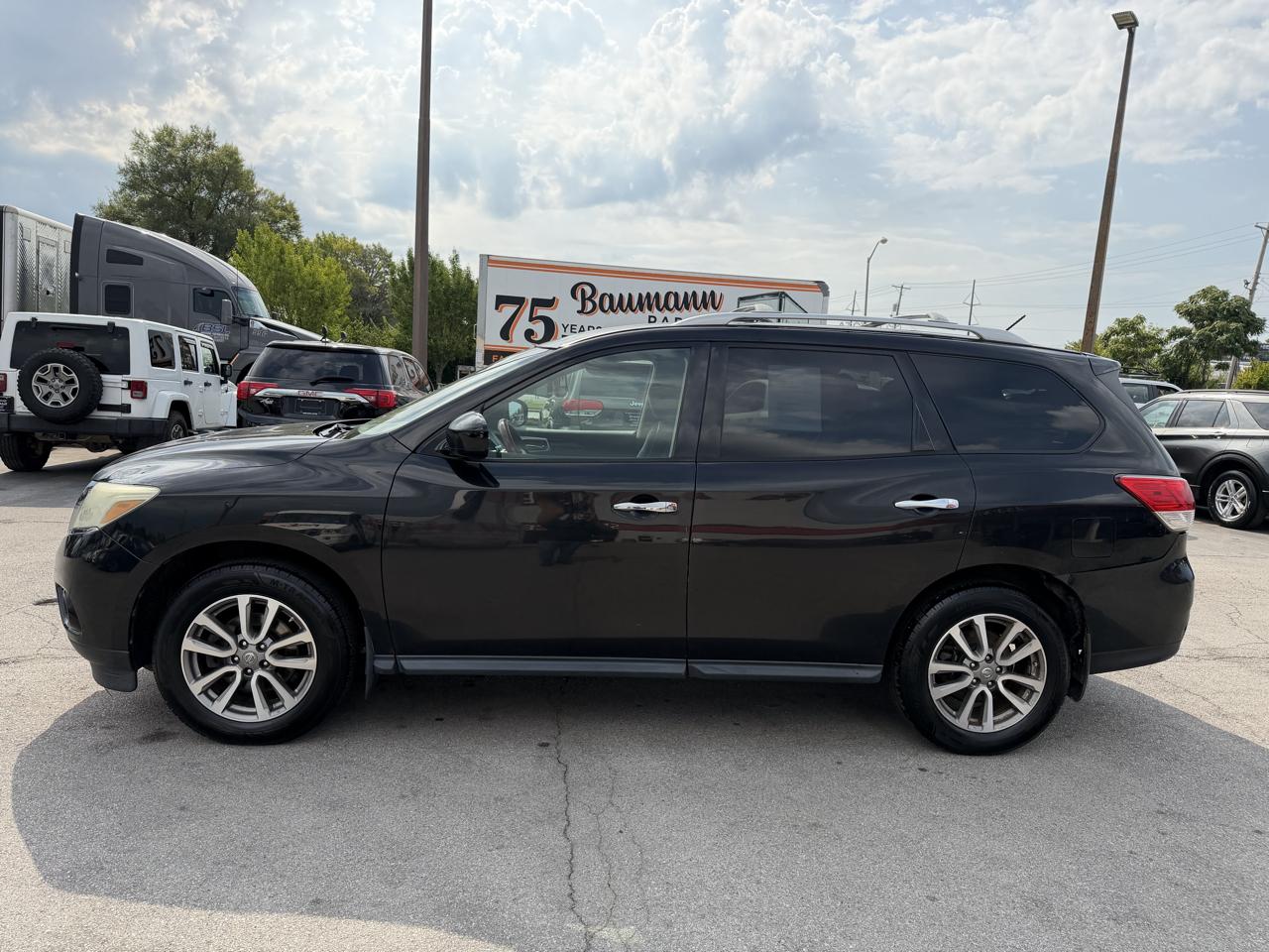 Nissan Pathfinder S 2015