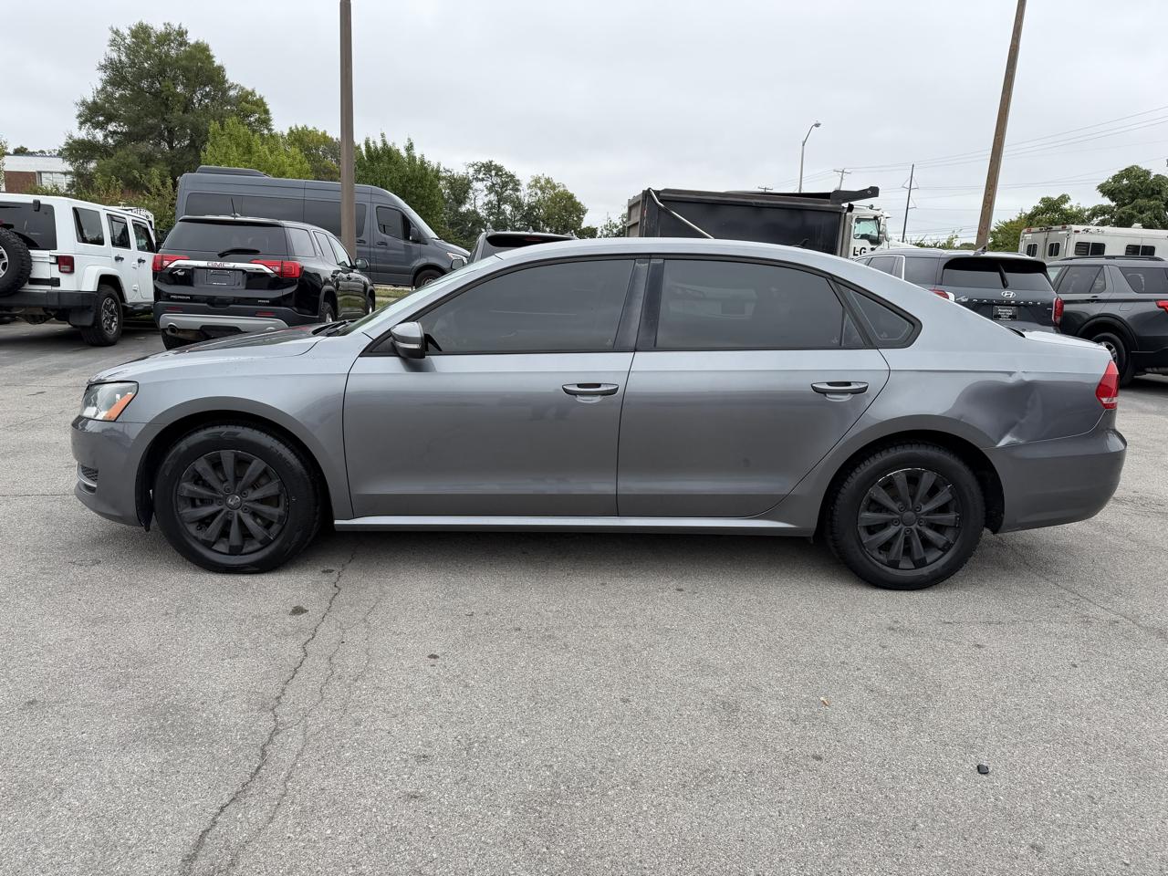 Volkswagen Passat 4dr Sdn 2.5L Auto Wolfsburg Edition 2013