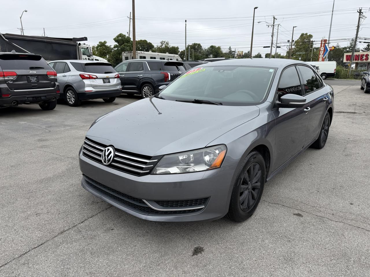 Volkswagen Passat 4dr Sdn 2.5L Auto Wolfsburg Edition 2013