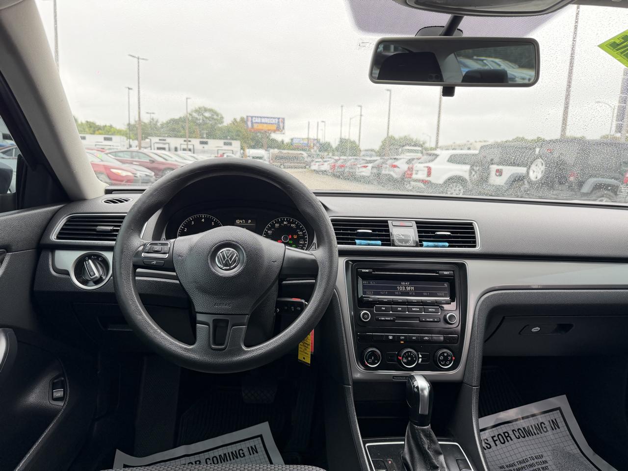 Volkswagen Passat 4dr Sdn 2.5L Auto Wolfsburg Edition 2013