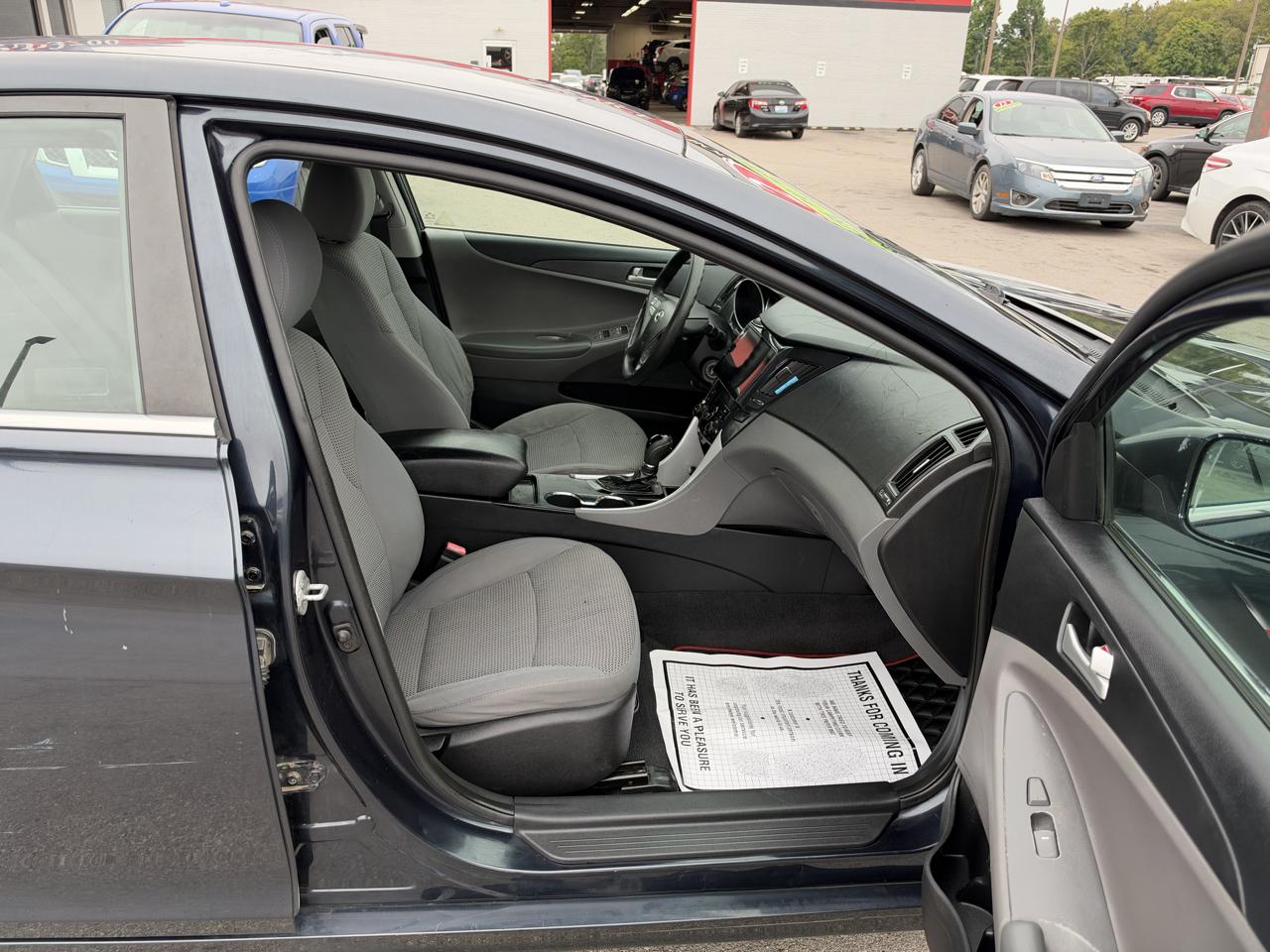 Hyundai Sonata 4dr Sdn 2.4L Auto GLS 2012