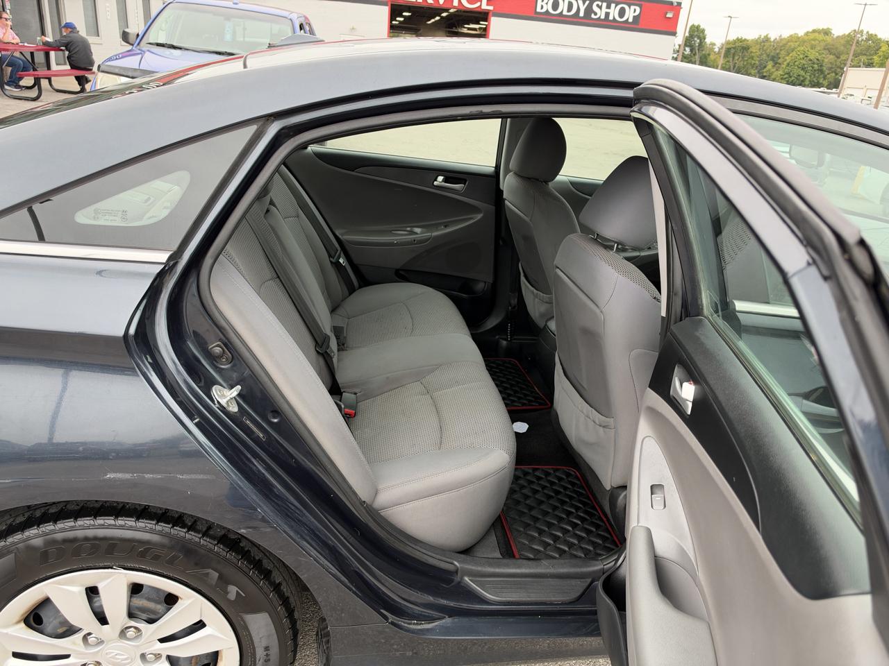 Hyundai Sonata 4dr Sdn 2.4L Auto GLS 2012
