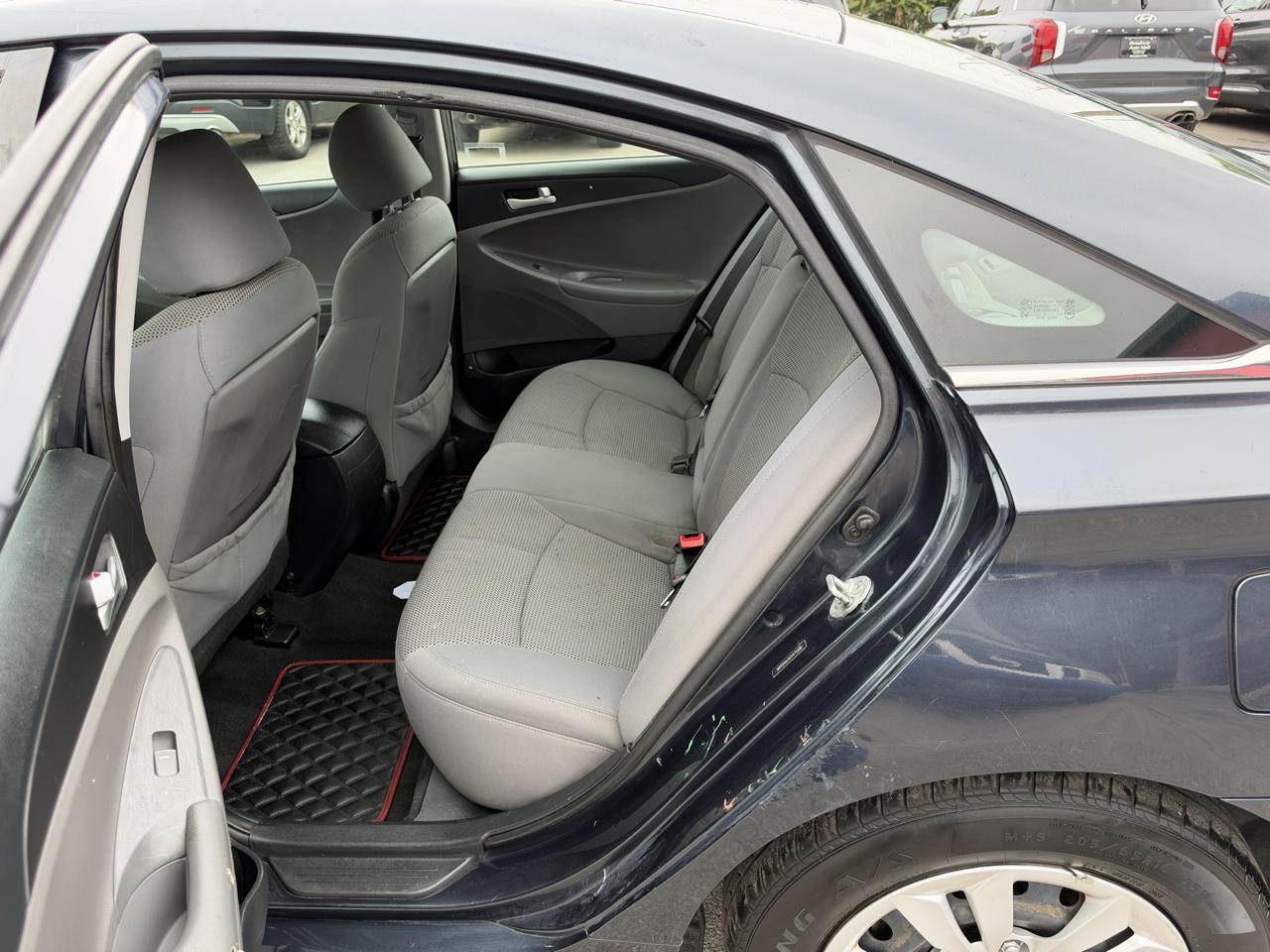 Hyundai Sonata 4dr Sdn 2.4L Auto GLS 2012