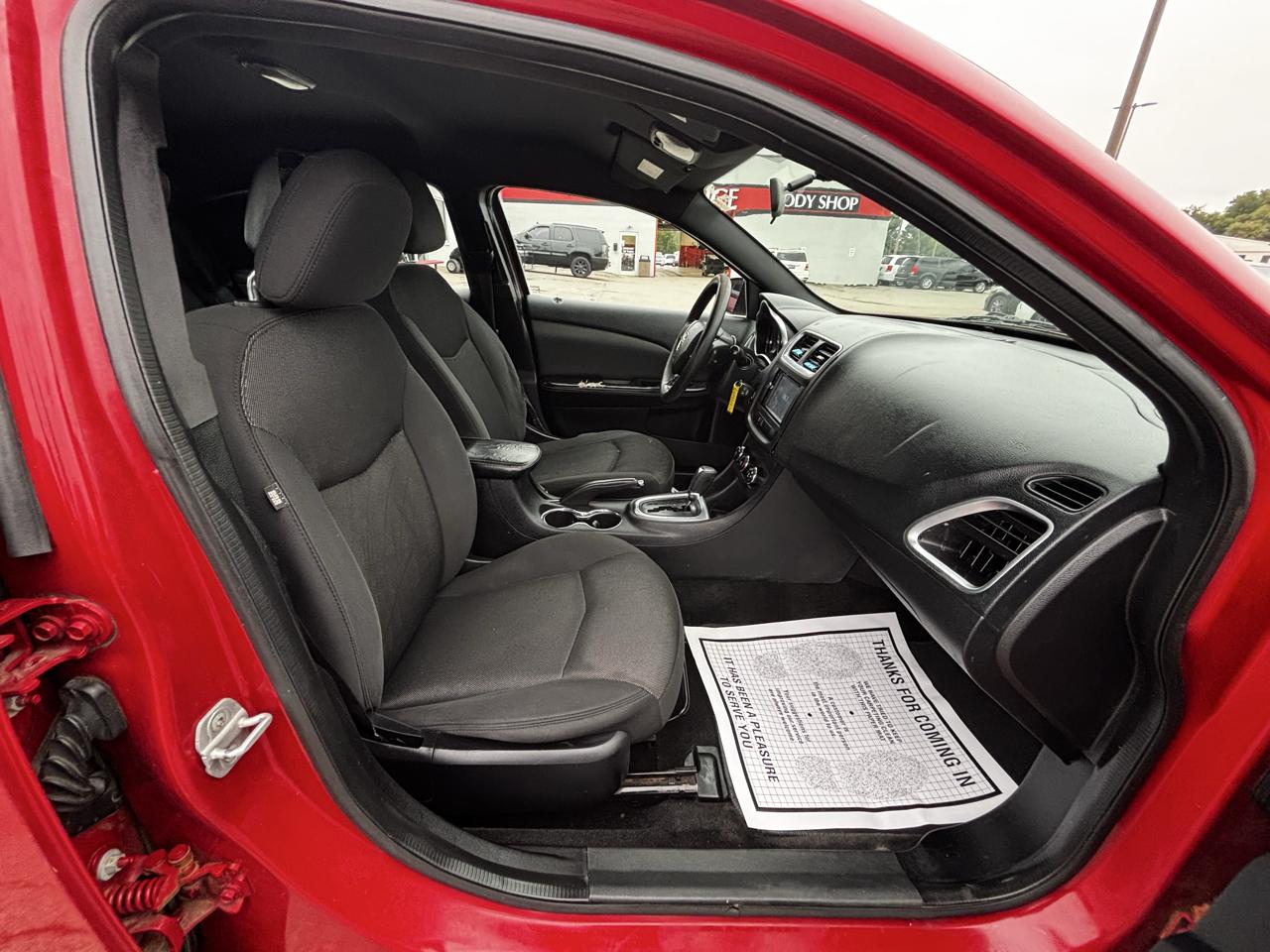 Dodge Avenger 4dr Sdn SE 2013