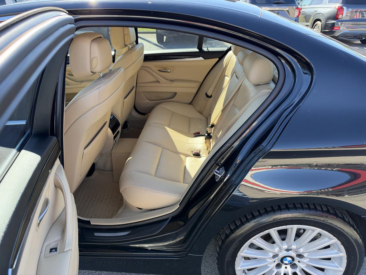 BMW 5 Series 4dr Sdn 535i RWD 2012