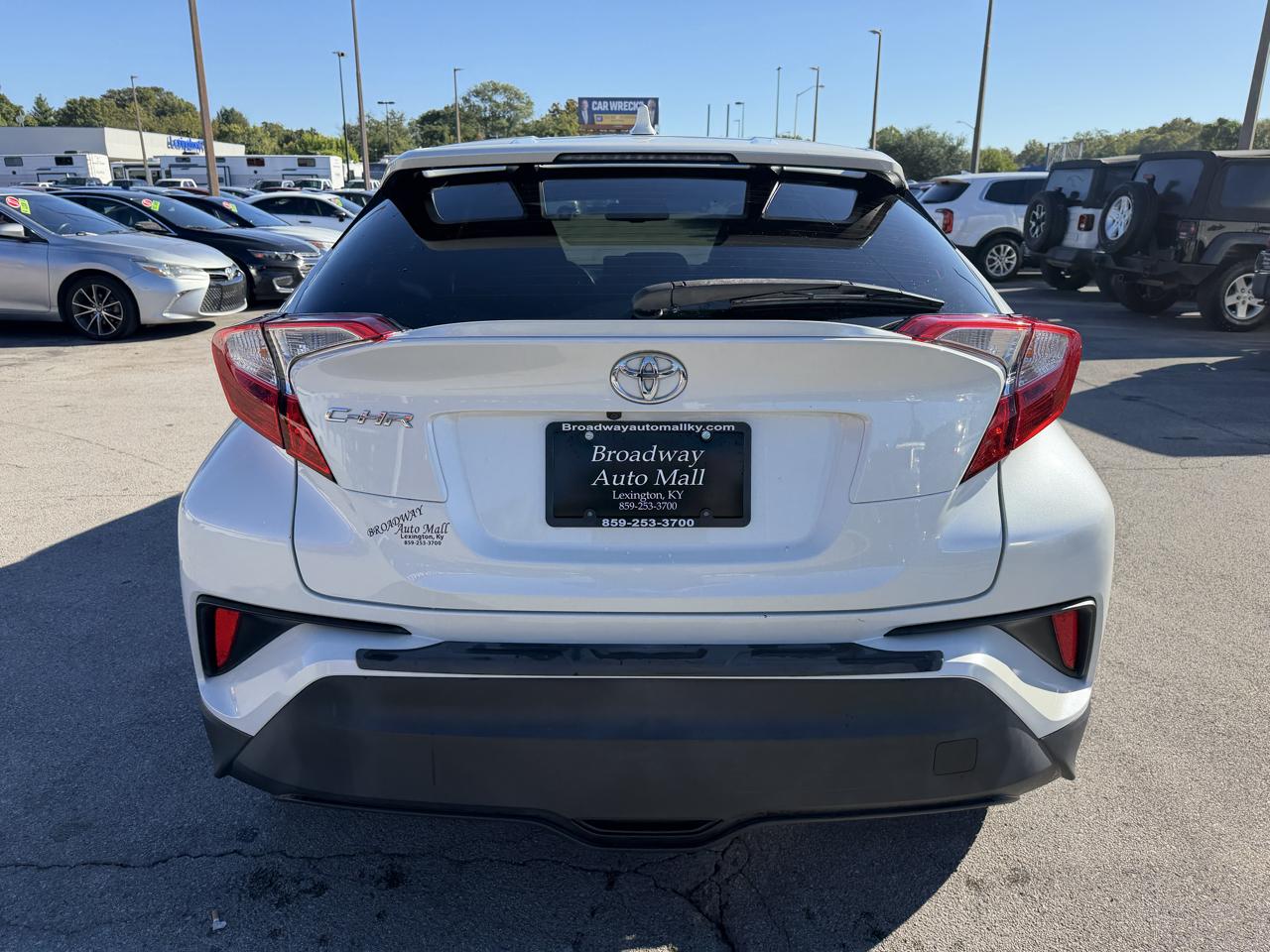 Toyota C-HR XLE 2019