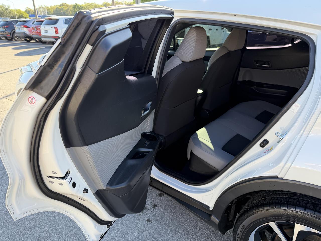 Toyota C-HR XLE 2019