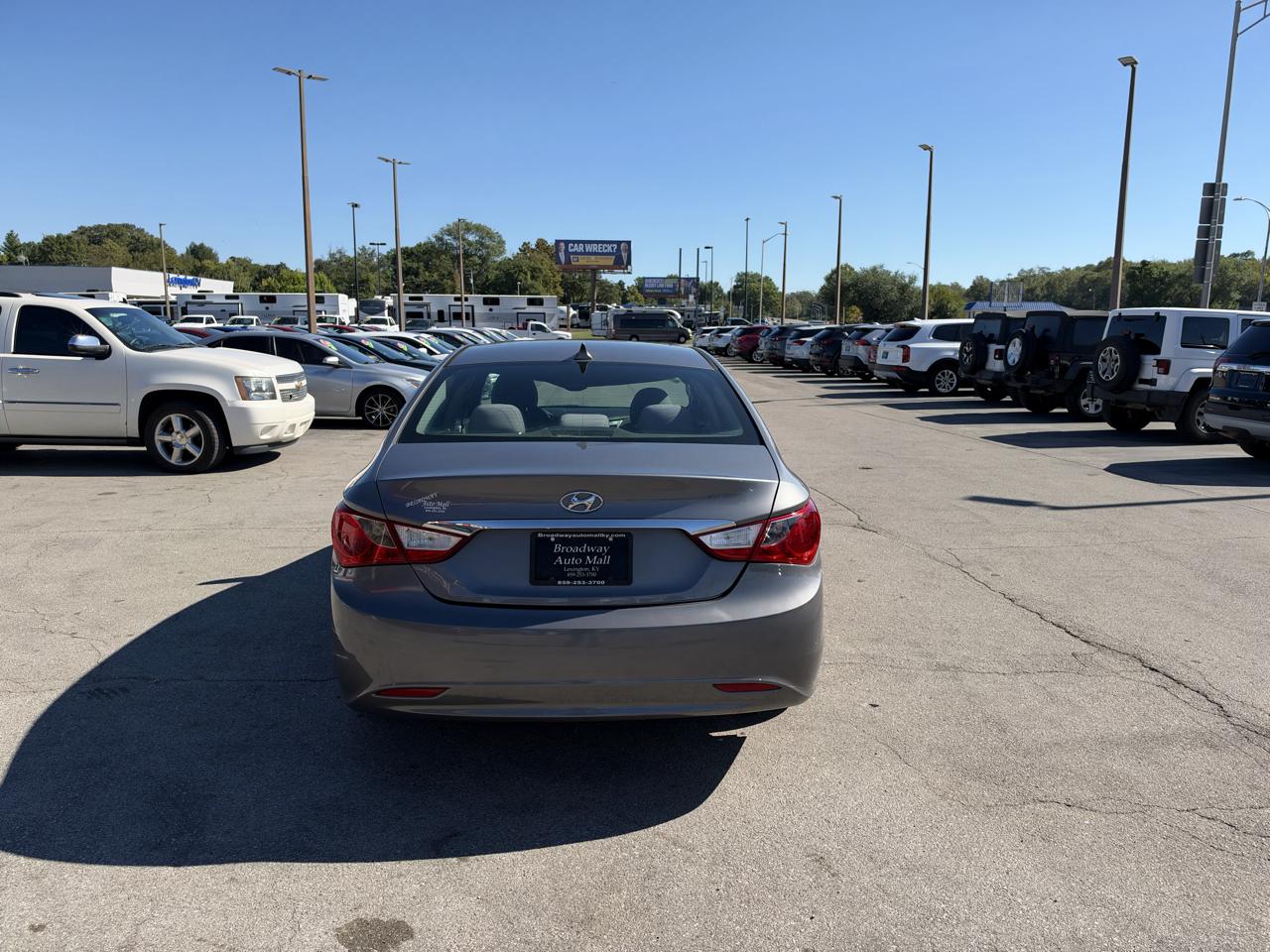 Hyundai Sonata 4dr Sdn 2.4L Auto GLS 2011