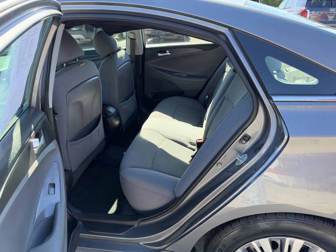 Hyundai Sonata 4dr Sdn 2.4L Auto GLS 2011