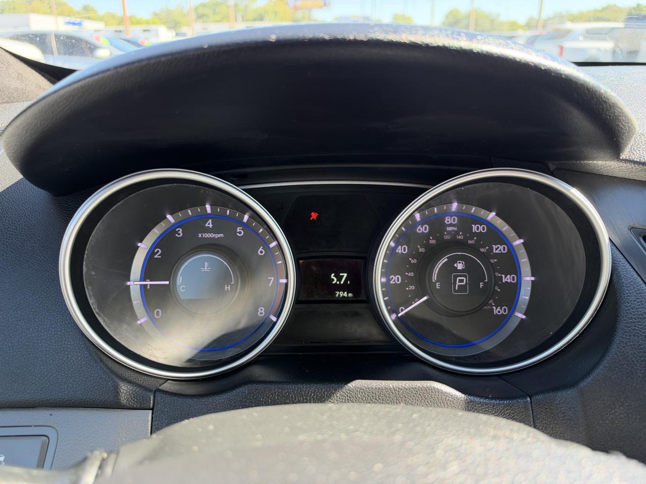 Hyundai Sonata 4dr Sdn 2.4L Auto GLS 2011