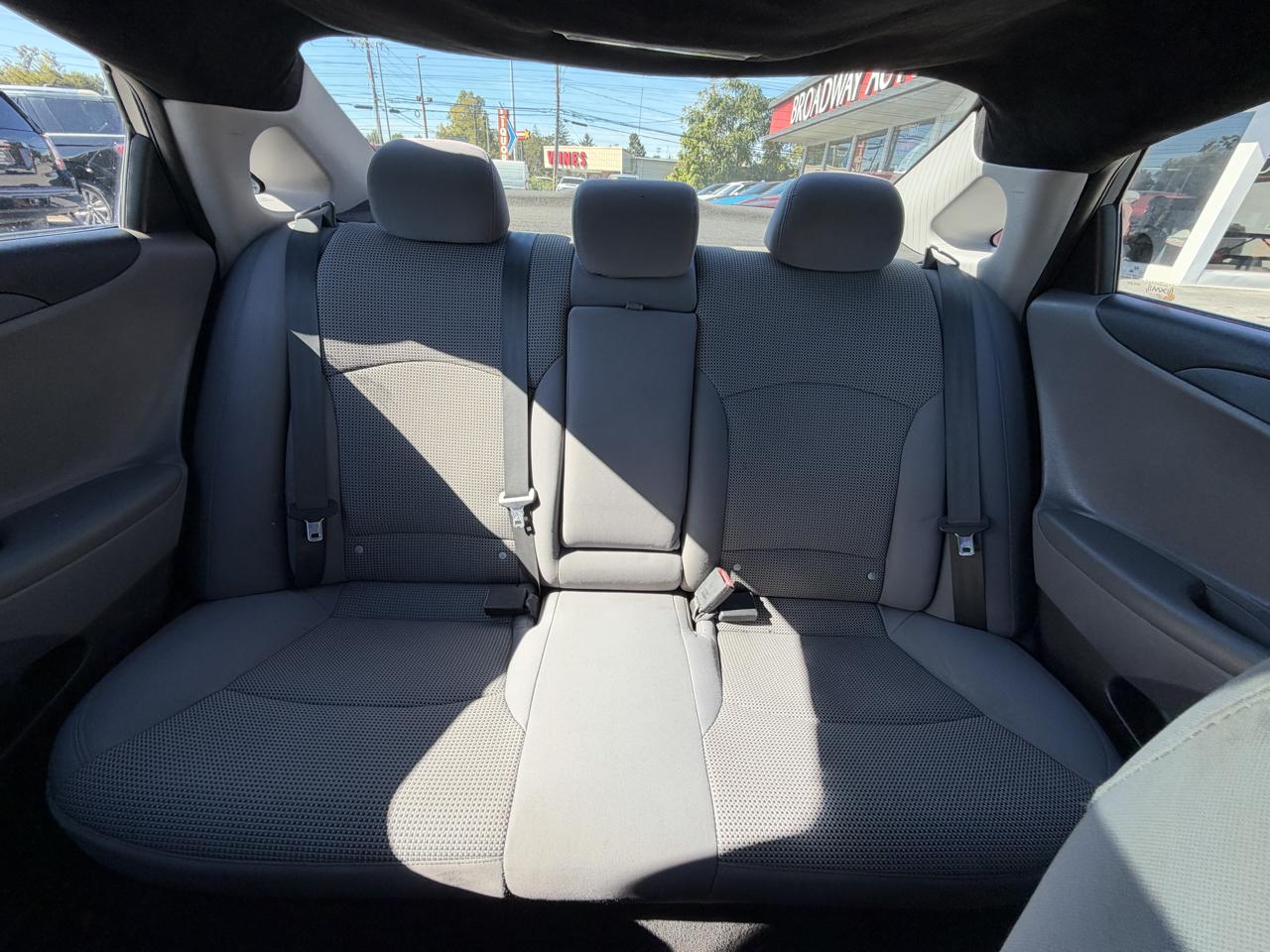 Hyundai Sonata 4dr Sdn 2.4L Auto GLS 2011