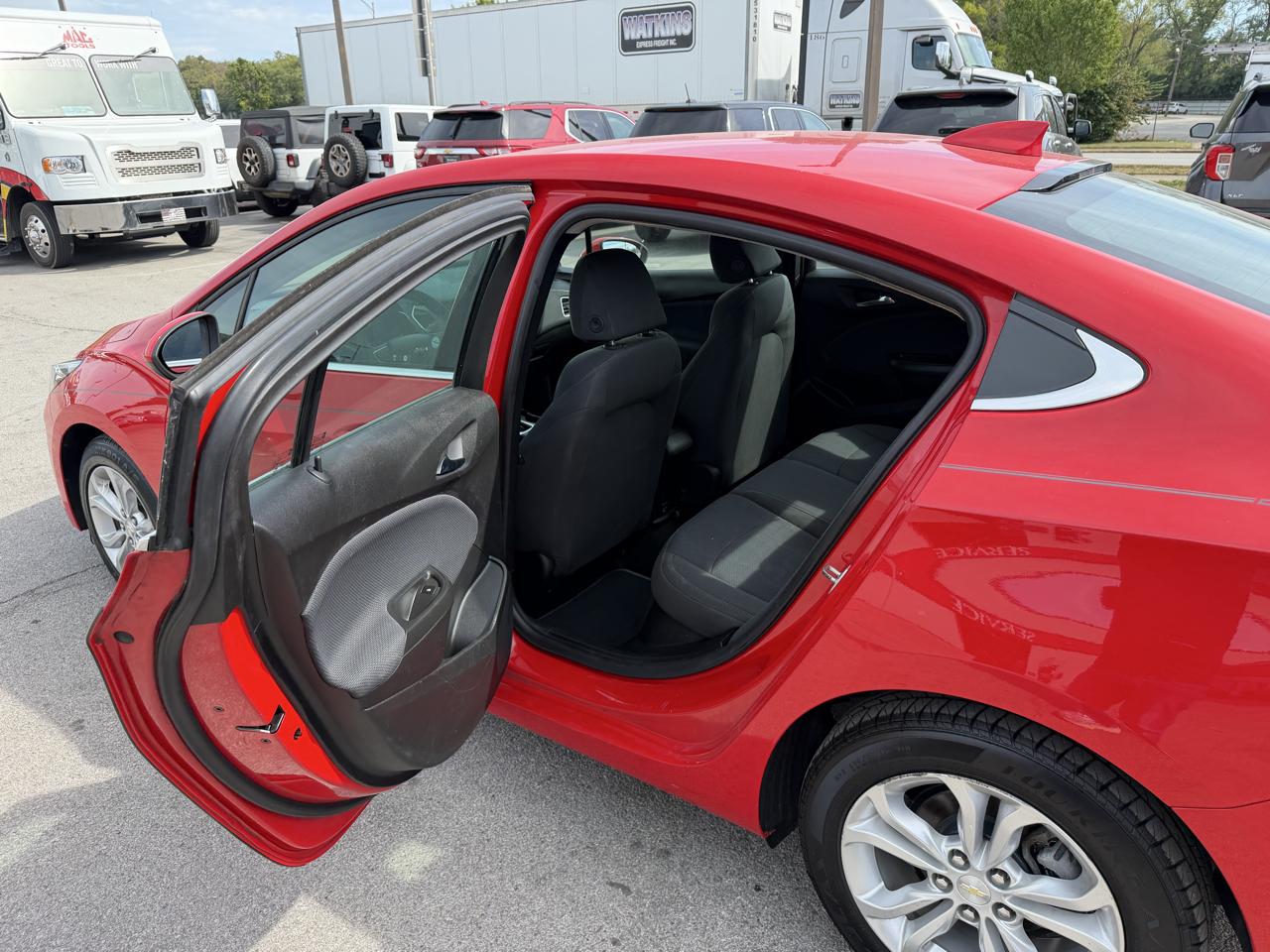 Chevrolet Cruze 4dr Sdn LT 2019