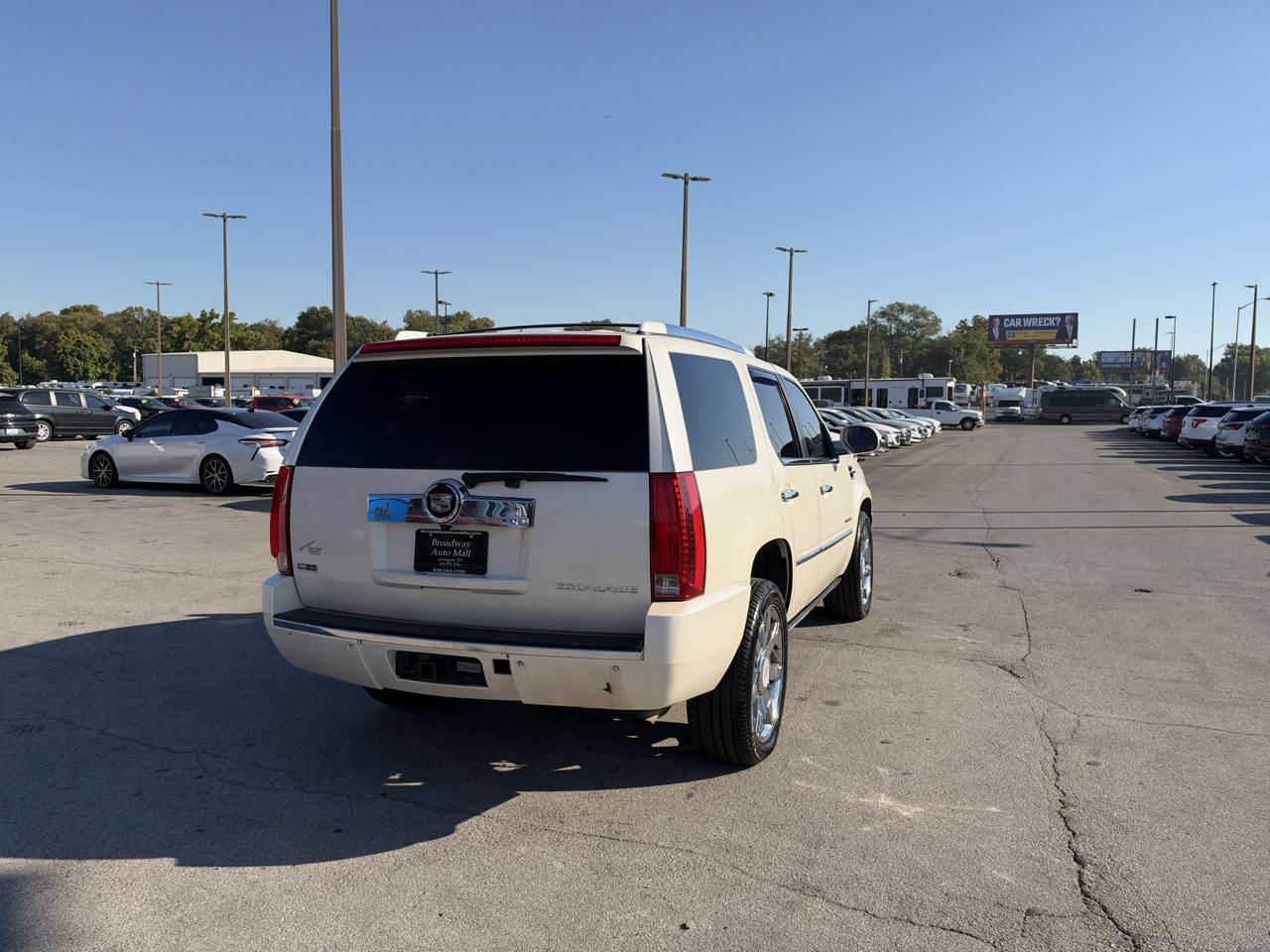 Cadillac Escalade AWD 4dr Premium 2010
