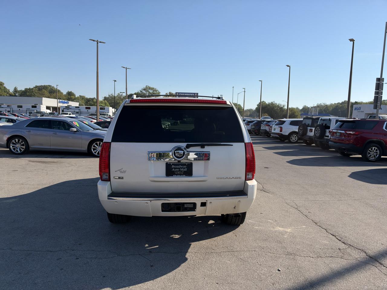 Cadillac Escalade AWD 4dr Premium 2010