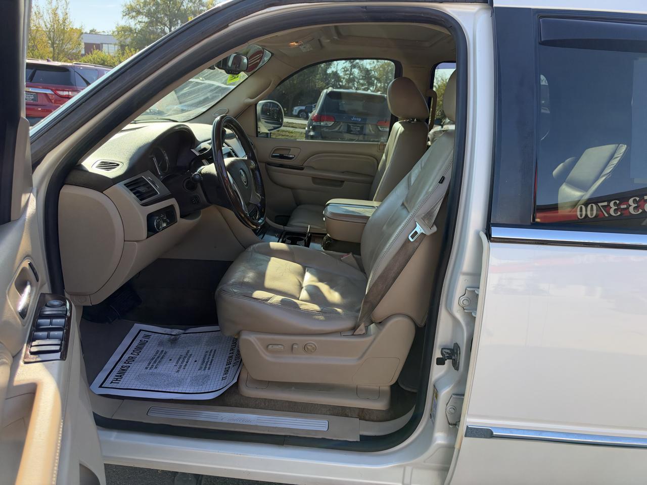Cadillac Escalade AWD 4dr Premium 2010