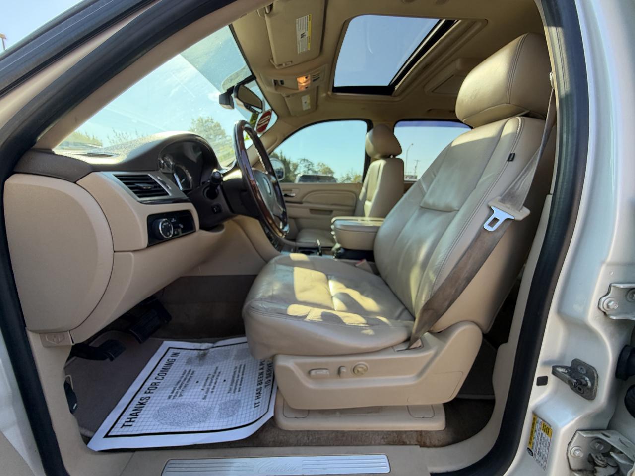 Cadillac Escalade AWD 4dr Premium 2010