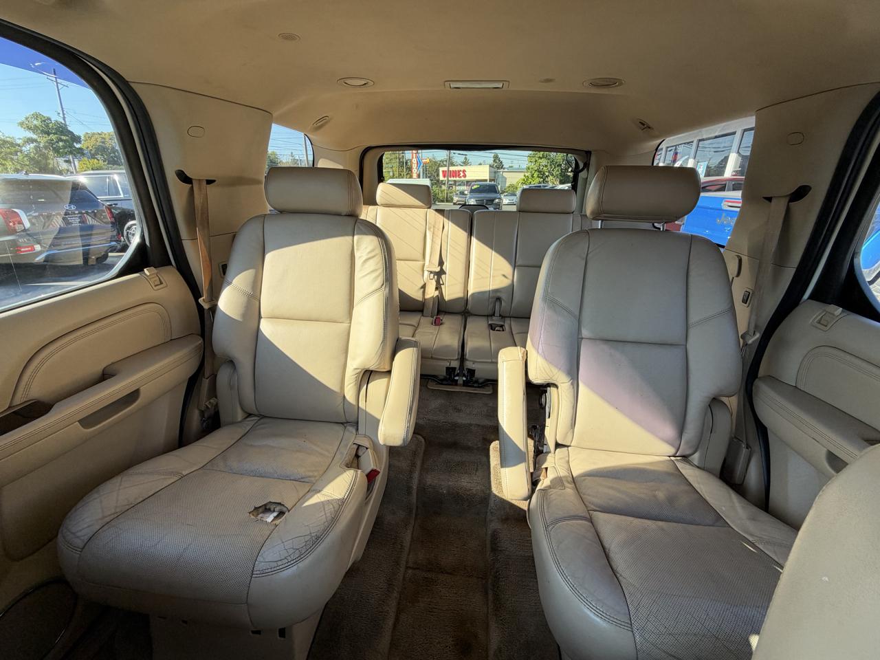 Cadillac Escalade AWD 4dr Premium 2010