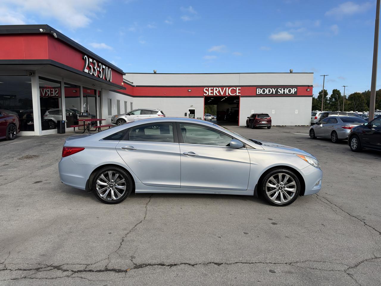 Hyundai Sonata 4dr Sdn 2.4L Auto SE 2013