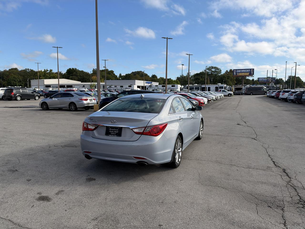 Hyundai Sonata 4dr Sdn 2.4L Auto SE 2013