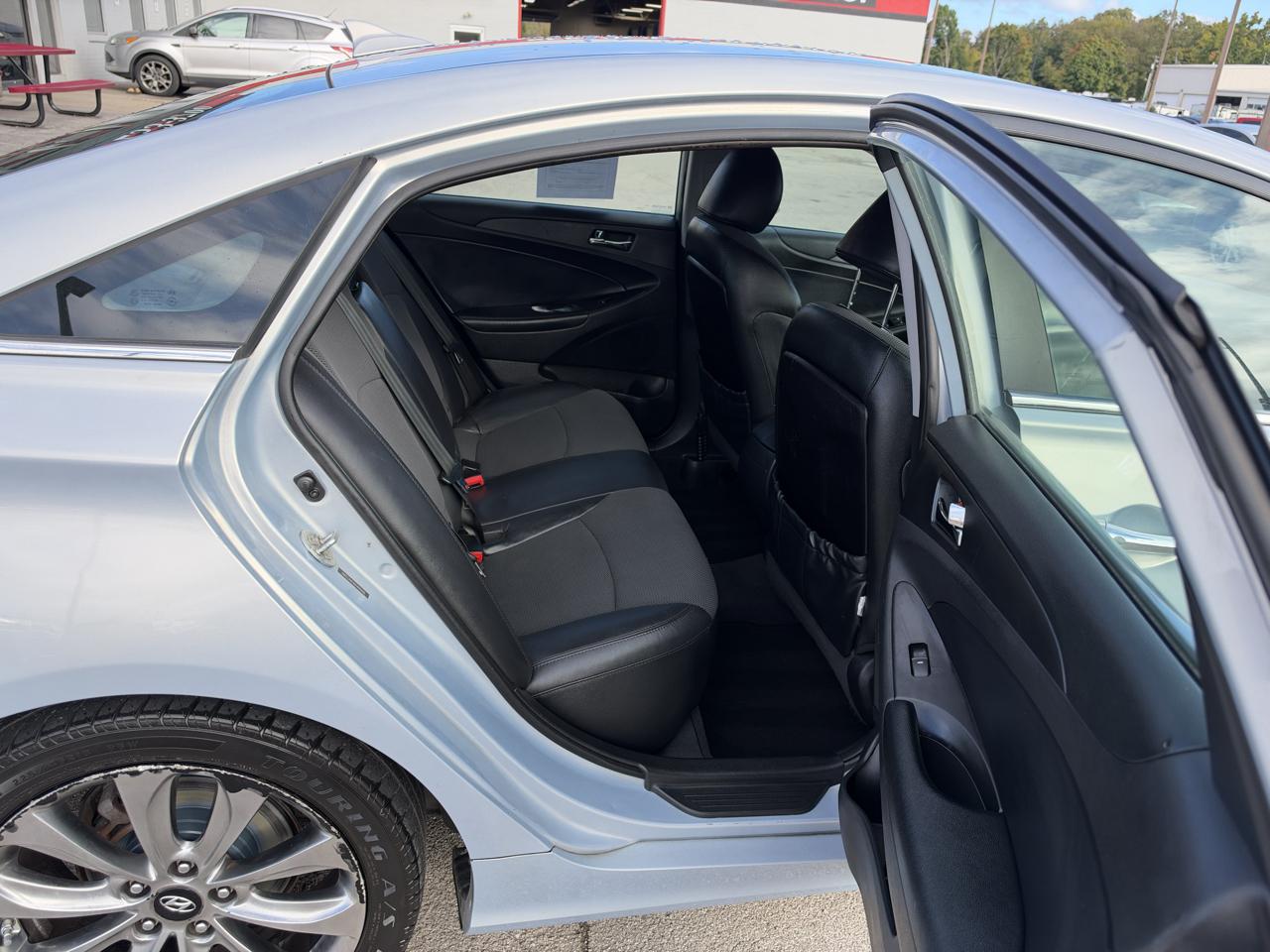 Hyundai Sonata 4dr Sdn 2.4L Auto SE 2013