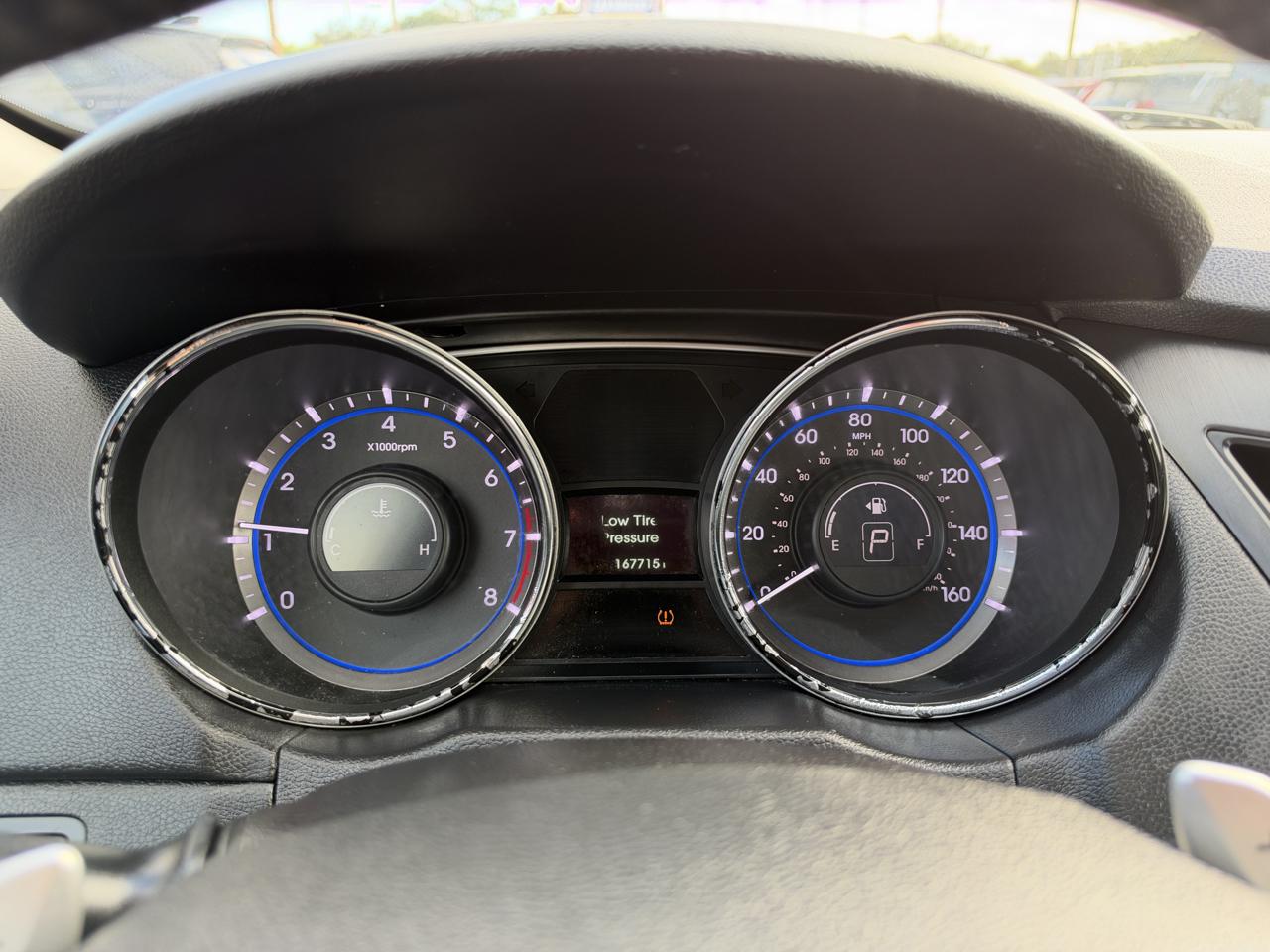 Hyundai Sonata 4dr Sdn 2.4L Auto SE 2013