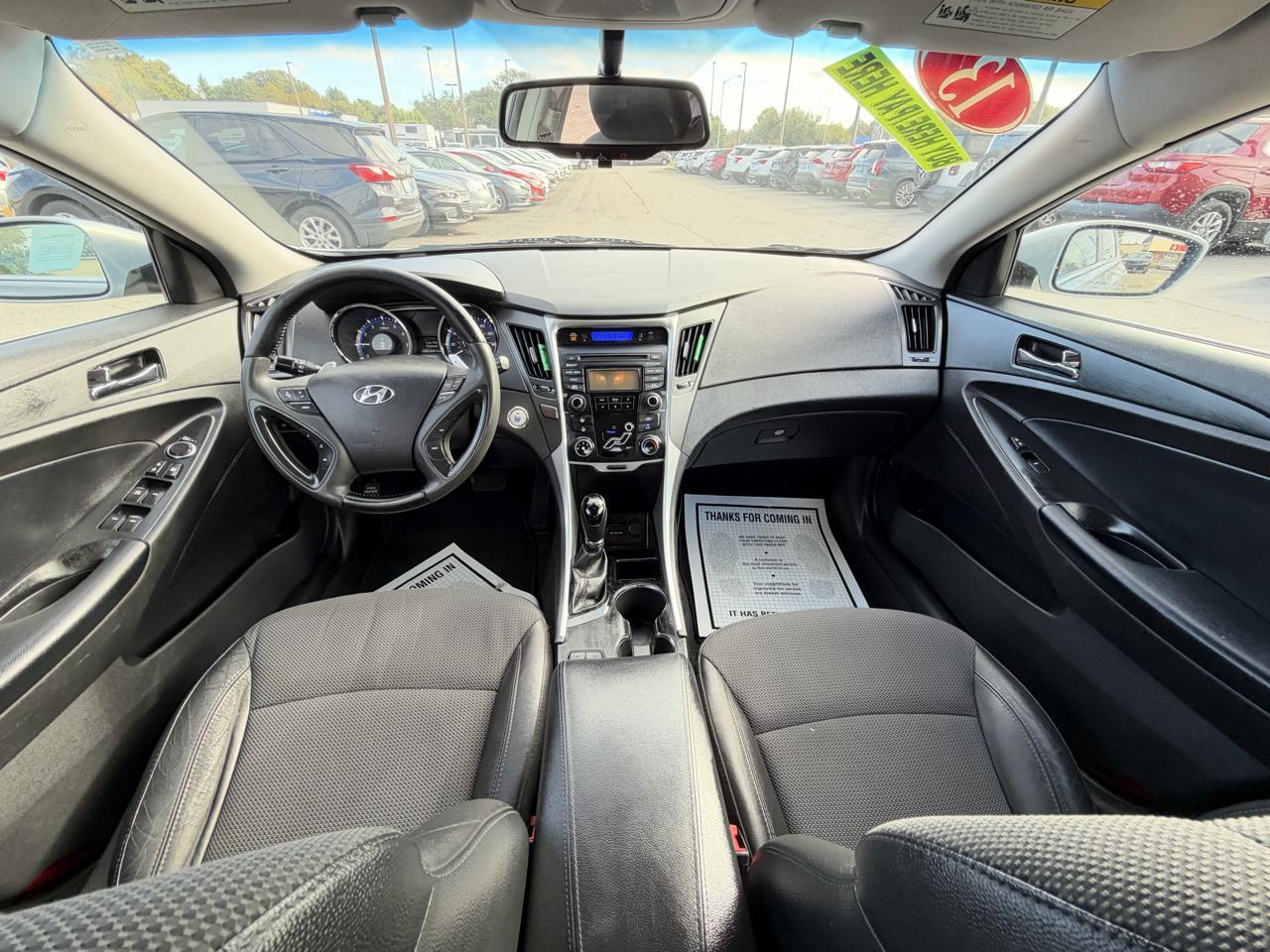 Hyundai Sonata 4dr Sdn 2.4L Auto SE 2013