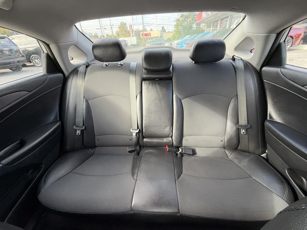 Hyundai Sonata 4dr Sdn 2.4L Auto SE 2013