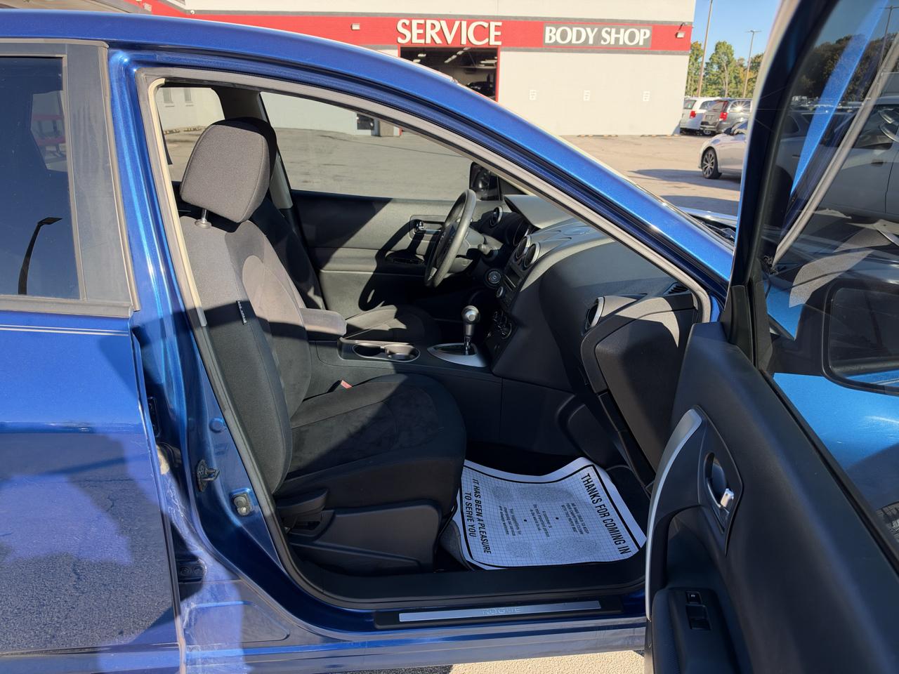 Nissan Rogue S 2010