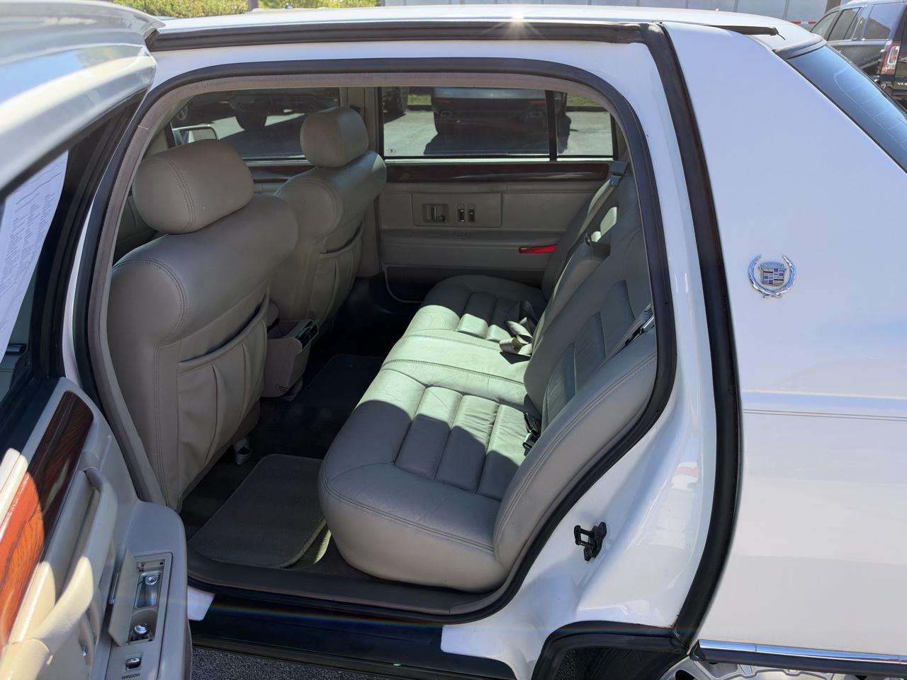 Cadillac DeVille 4dr Sdn 1996