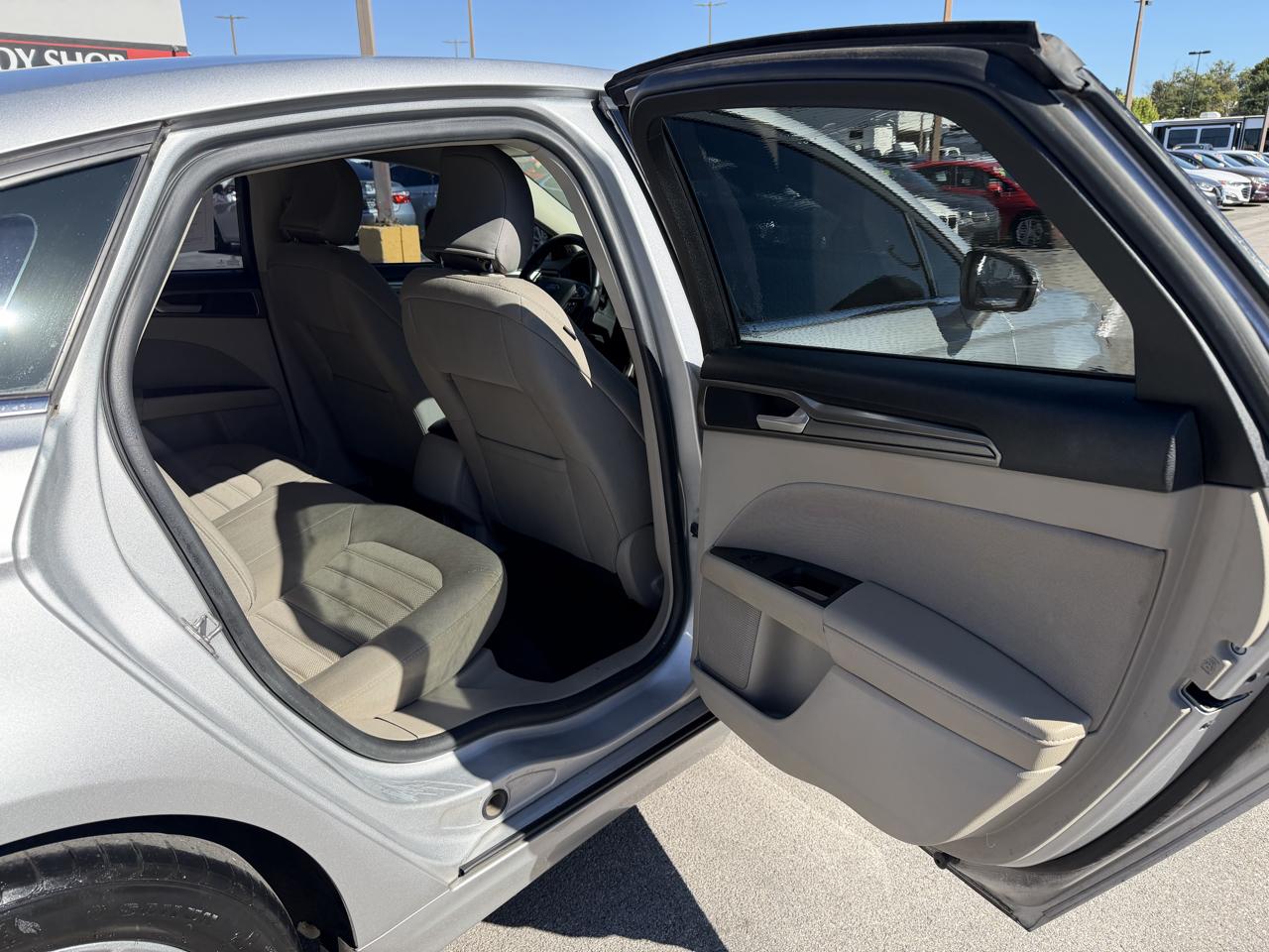 Ford Fusion SE FWD 2018