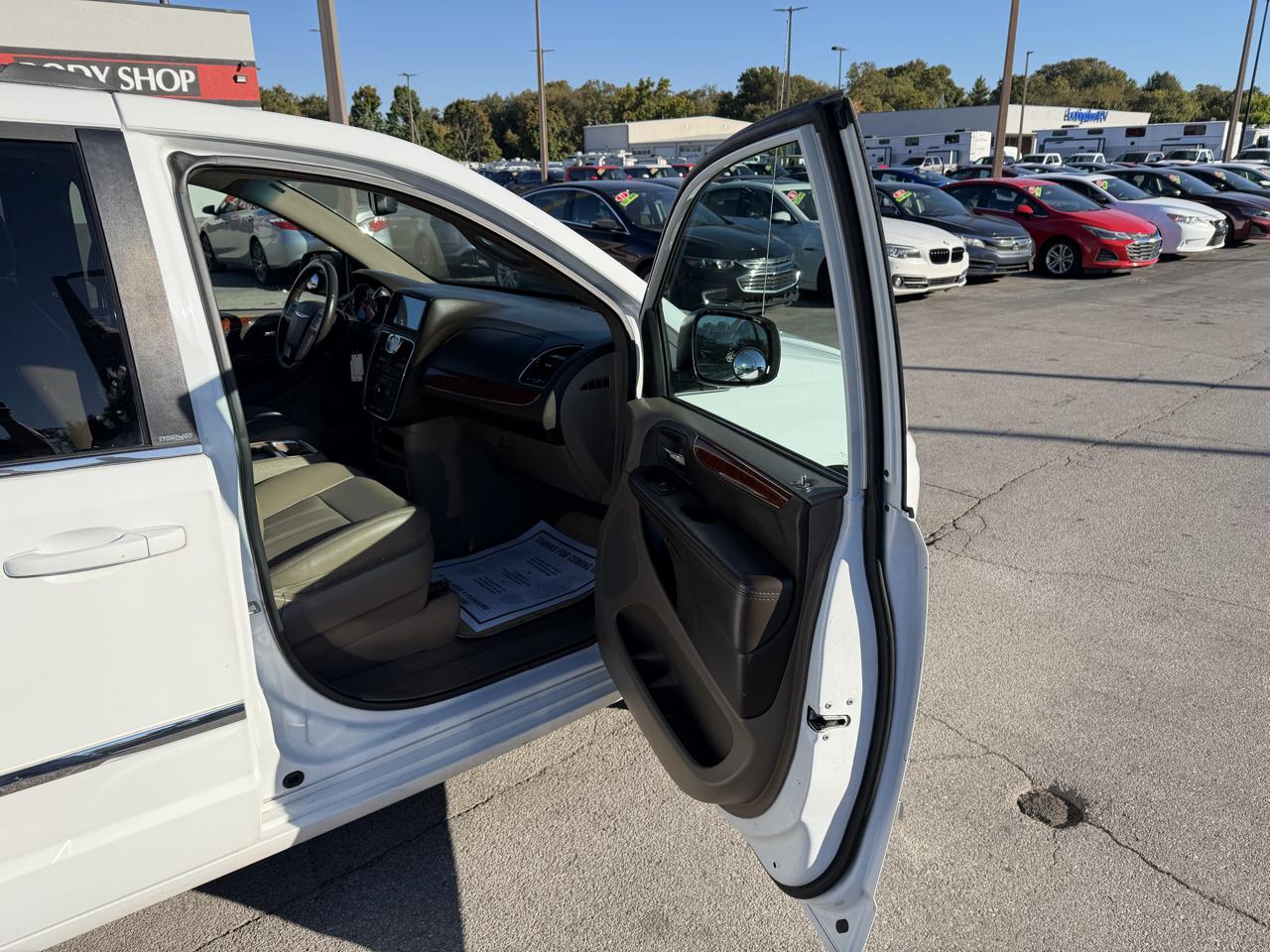 Chrysler Town & Country 4dr Wgn Touring 2014