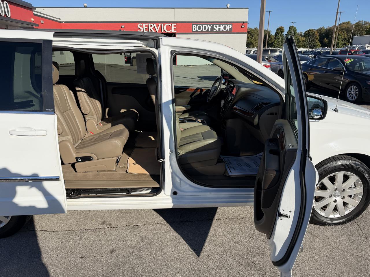 Chrysler Town & Country 4dr Wgn Touring 2014
