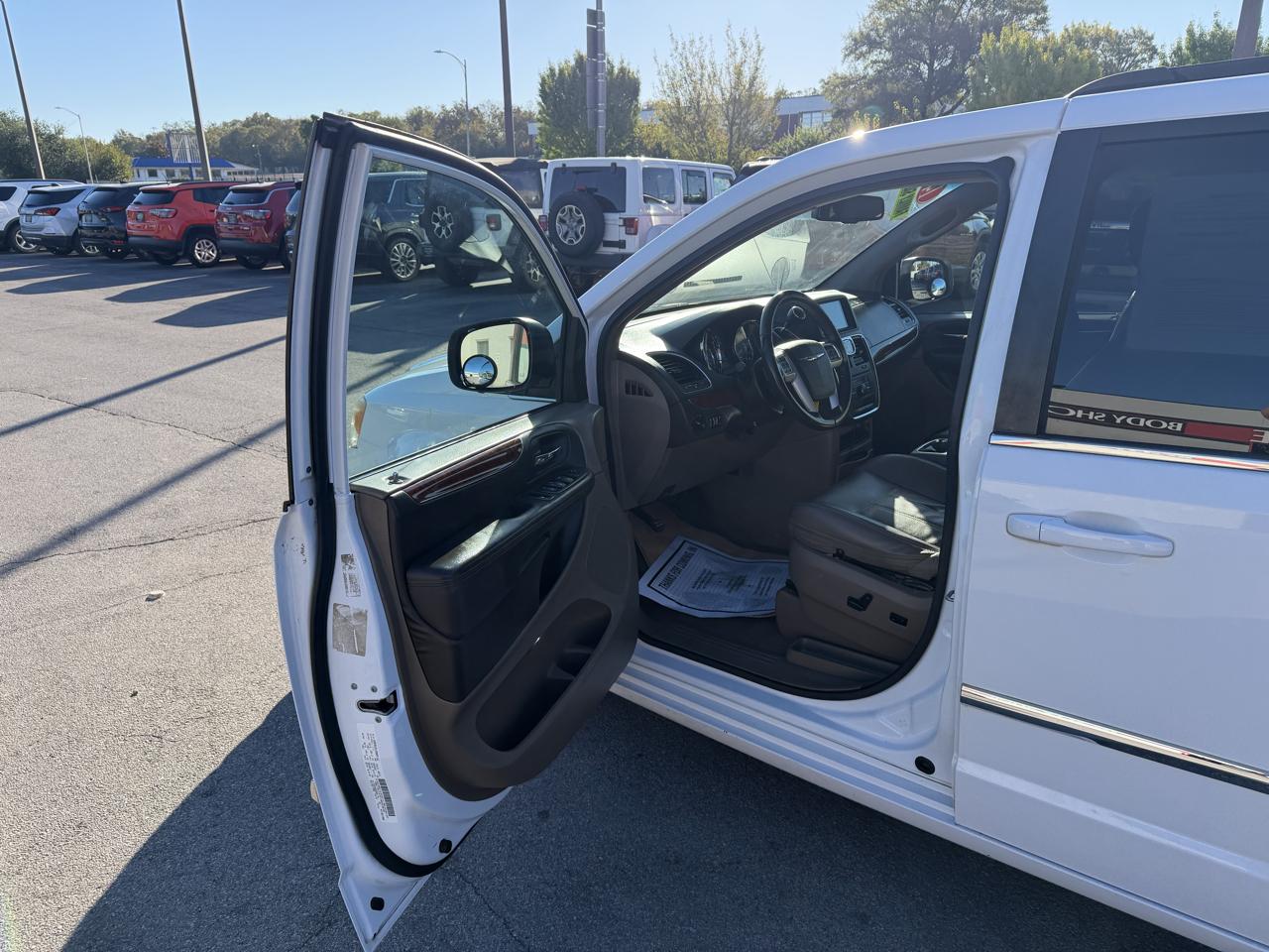 Chrysler Town & Country 4dr Wgn Touring 2014