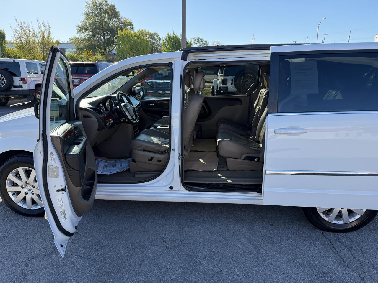 Chrysler Town & Country 4dr Wgn Touring 2014